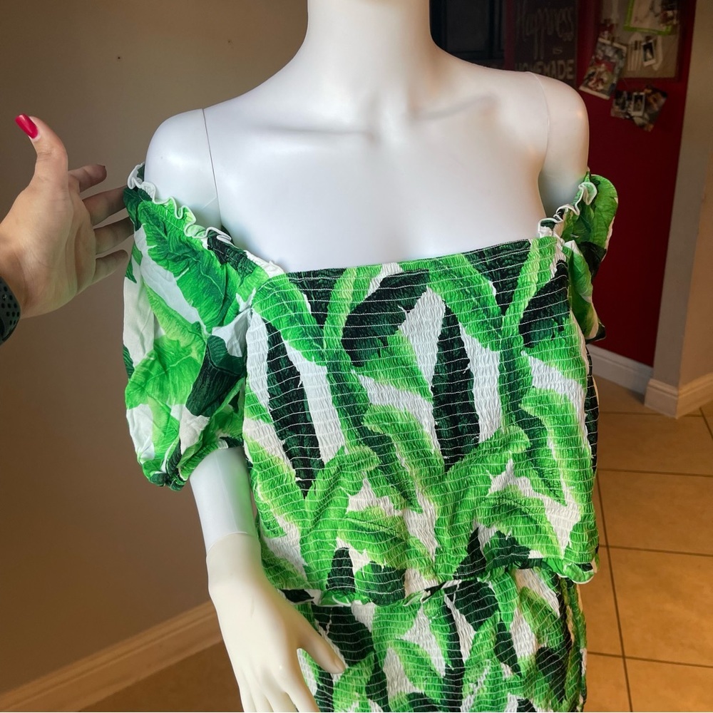 Plus Size Smocked Tropical top and Leaf Skirt setTop is size 2x - Picture 7 of 13